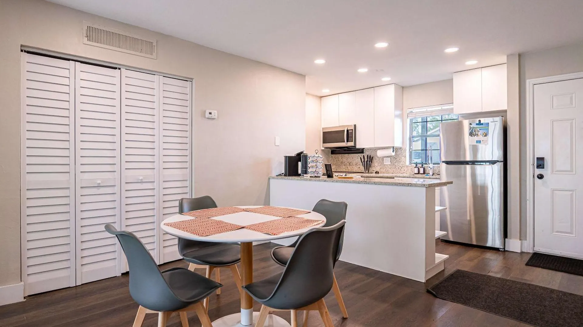 Boho Townhouse Near Usf Βίλα Τάμπα 0*,